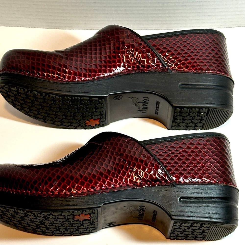 Dansko XP Ruby Anaconda